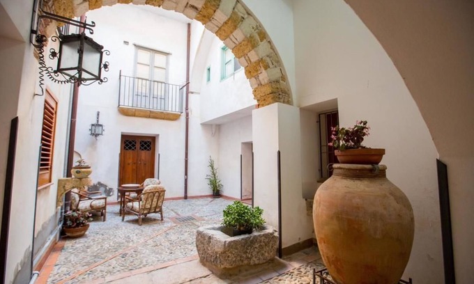 Old Town Casa | Palazzo Raho