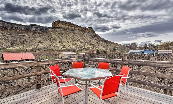 Palisade Cabaña | Palisade Cottage on Orchard - Hike, Bike + More!