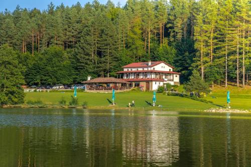 Elena Hotel | Palitsi Dam Complex