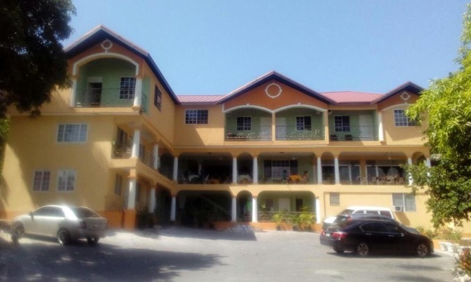 Montego Bay Casa | Palm Bay Guest House & Restaurant