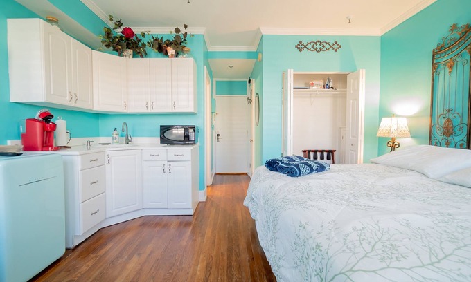 Palm Beach - West Palm Beach Apartamento | 🏝Palm Beach Island Condo-Hotel King Bed Studio Walk to Beach🏖