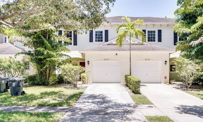 Lake Worth Corridor Casa | Palm beach - pool , washer and dryer ,beach , backyard