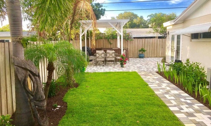 Florida North Atlantic Coast Apartamento | Palm Beach Studio Retreat - parrilla de patio al aire libre