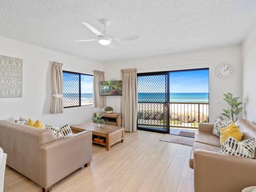 Palm Beach Apartamento | Palm Breeze - Hosted by Burleigh Letting