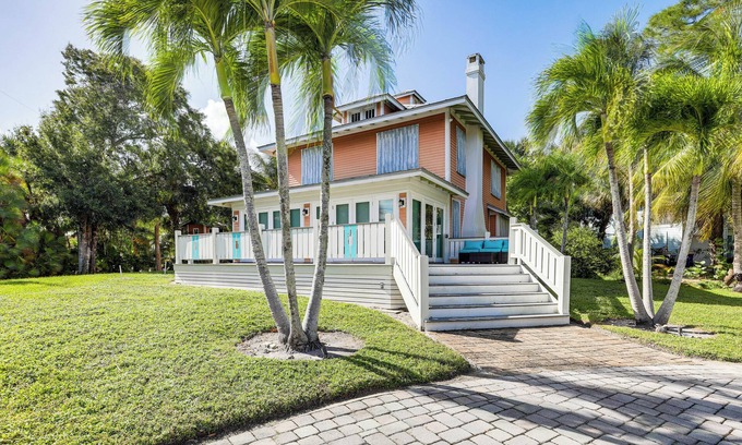 Palm City Casa | Palm City Home w/ Pool & Florida Room - Near Golf