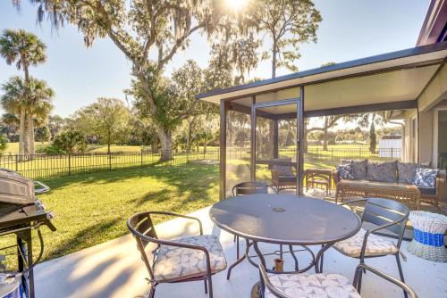 Palm Harbor Casa | Palm Coast Home with Screened Patio, 3 Mi to Beach!