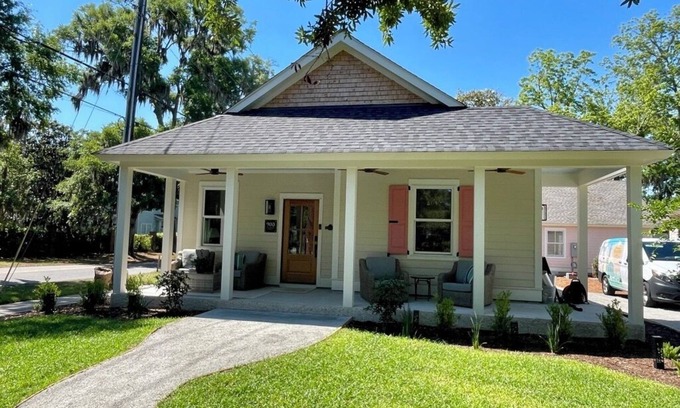 The Point Cabaña | Palm Cottage, brand new 2 bedroom 2 bathroom in enchanting Beaufort