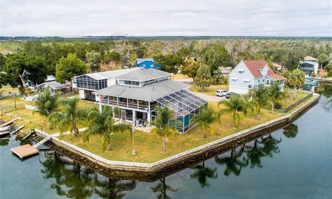 Weeki Wachee Gardens Casa | PALM CREEK GETAWAY spring meets gulf+pool & spa