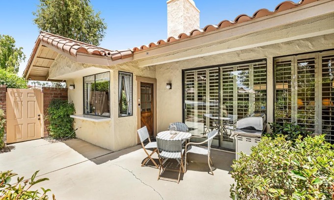 Palm Desert Apartamento | Palm Desert Charm Permit