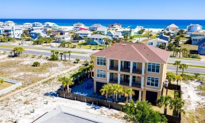 Villa Segunda Casa | 🌴Palm Palace🌴Sleeps 30 w/ Elevator | Private Pool | Game Room | Pet Friendly