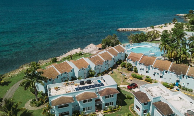 Orange Bay Casa | Palm Point - 2/2 Townhouse Steps from the Beach