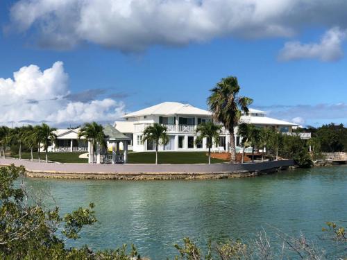 Discovery Bay Apartamento | Palm Point Loft