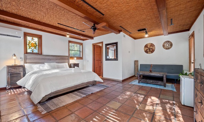 Northwest Orlando Casa | Palm Room at Bliss House
