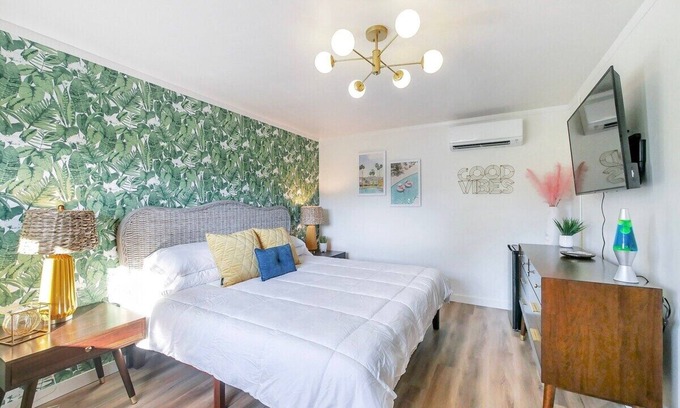 Trenton Casa | Palm Springs Room #1 @ Retro Boutique Motel