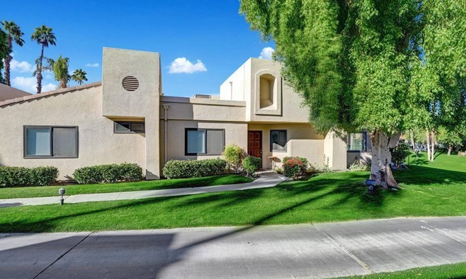 Palm Desert Condominio | Palm Valley Country Club - tennis-pickleball-restaurants-bar-fitness-pool inc