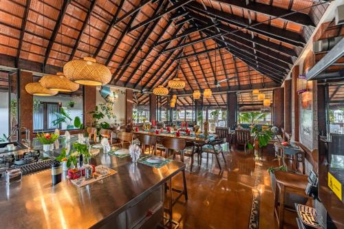 Alappuzha Casa | Palm Villa A private beach sanctuary