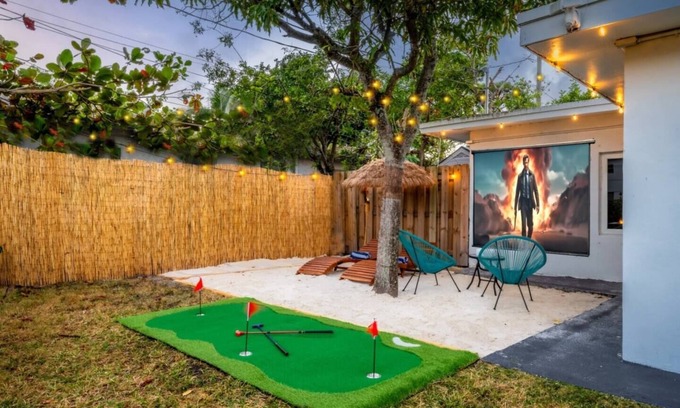 Central Oakland Park Casa | Palm Vista House – Your Ultimate Work Hard Play Hard South Florida Escape!