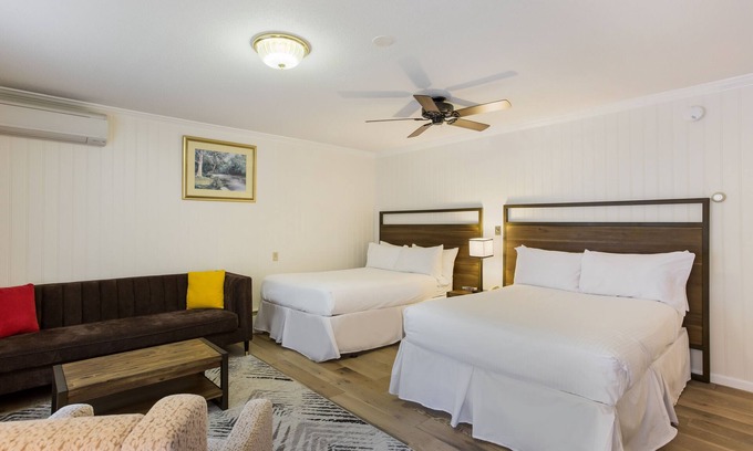 Manchester Center Complejo | Palmer House Resort - Deluxe Two Double Beds 4