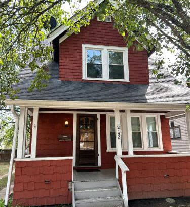 Roselawn Finance Casa | Palmetto 2 Bed Family House in Cincy near Hyde Park
