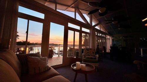 Chapin Casa | Palms in Paradise 2 Docks & Steps into Lake Murray