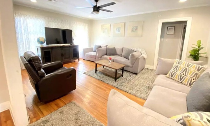 Hattiesburg Casa | Palms Midtown Getaway, Great Location!