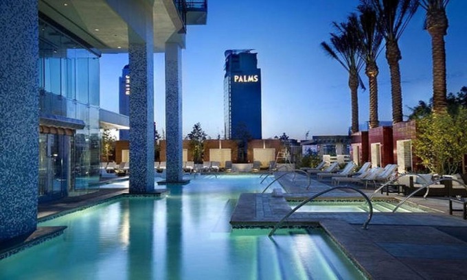 Las Vegas Apartamento | Palms Place Beautiful 51st Floor with Mountain Views