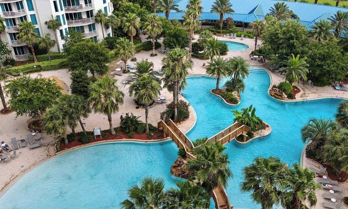Fort Walton Beach - Destin Condominio | Palms Resort 2813: 2br, Pools, Courts, Gulf Views & Minutes to Beach!