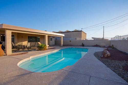Lake Havasu City Casa | Palmy Days at Hillview