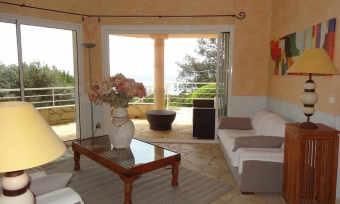 Porto-Vecchio Villa | PALOMBAGGIA Villa pies ds agua, 5 minutos a pie por acceso privado.Vista magnífica mar.