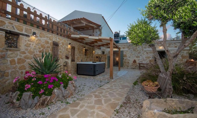 Ravdoucha Casa | Pamelas House with Jacuzzi