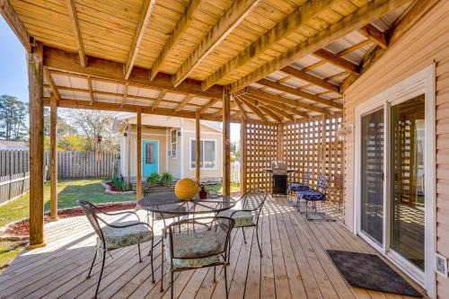 Holiday Beach Apartamento | Panama City Beach Home Steps to the Ocean!