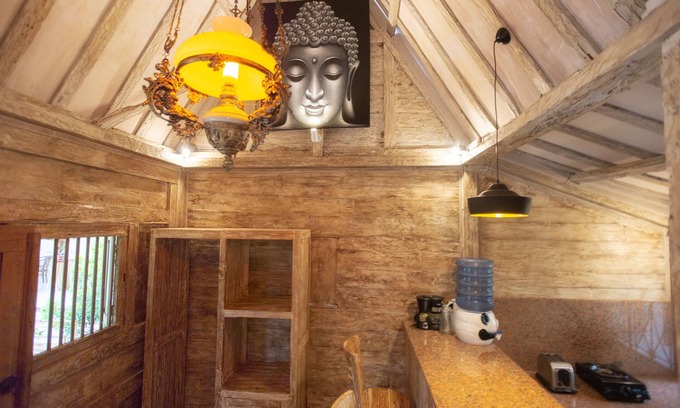 Batu Bolong Hotel | Pande Homestay