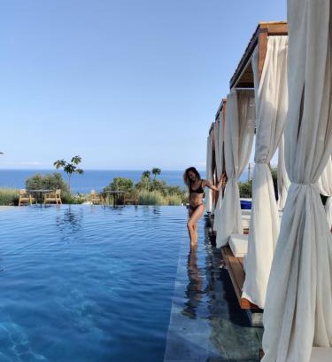 Varvara Apartamento | Panorama Apartments updated with infinity pool