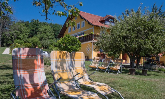 Ptuj Cama Y Desayuno | Panorama B&B