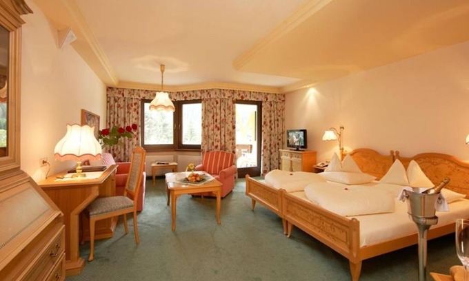 Bad Kleinkirchheim Casa | Panorama junior suite breakfast - Thermenwelt Hotel Pulverer