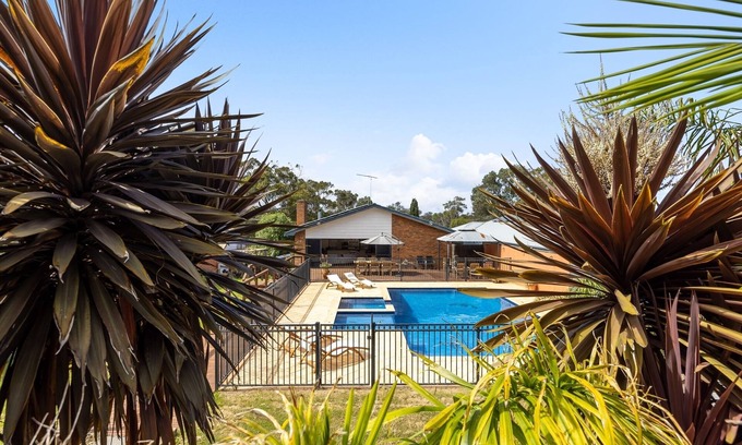 Tootgarook Casa | PANORAMA SUPER SIZED OUTDOOR HEATED POOL & SPA ENTERTAINER,TOOTGAROOK