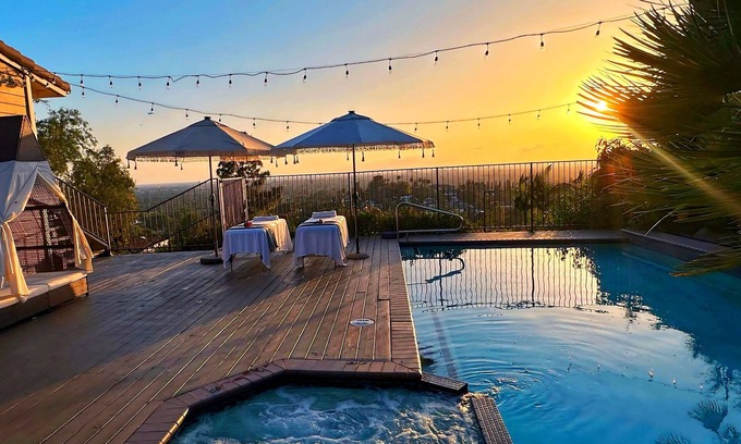 North Tustin Casa | Panorama Tropical Mountain Resort & Spa - Sunset view