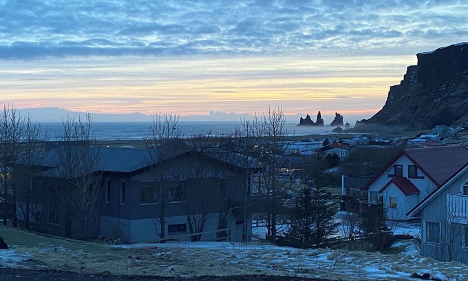 Myrdalshreppur Apartamento | Panorama Vík - Charming 2-bedroom apartment in Vík with stunning views.