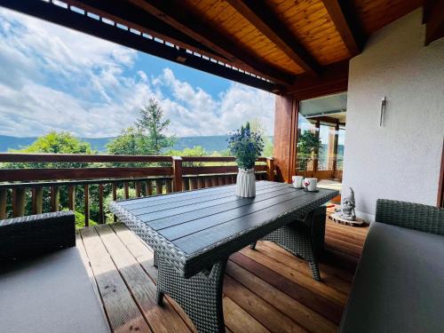 Neustadt Apartamento | Panoramablick mit Privatparkplatz, 2 Balkone und 1,5 Bäder