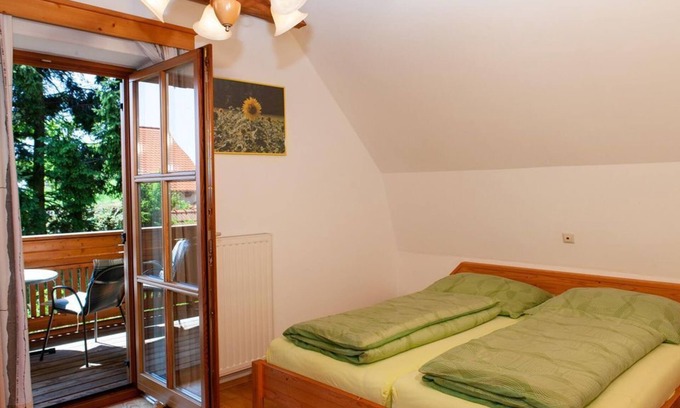 Sankt Anna am Aigen Apartamento | Panoramazimmer mit Balkon - Weingut & Gästehaus Pfeifer St. Anna am Aigen
