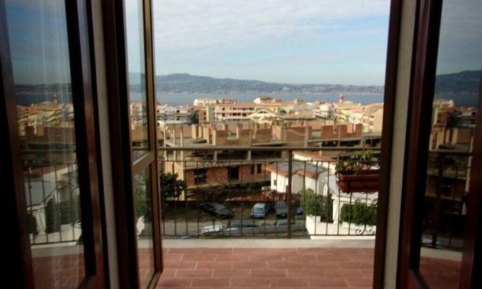 Villa San Giovanni Casa | Apartamento panorámico Flora con vistas al Estrecho de Mesina