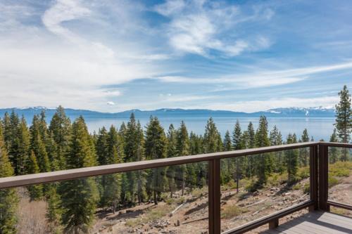 Talmont Casa | Panoramic Lake Tahoe Views, Dog Friendly, Pool Table, Near Alpine and Olympic Valley!