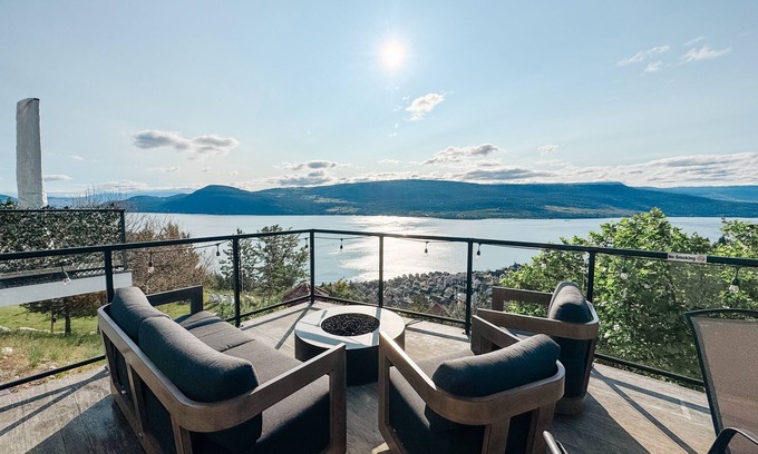 Central Okanagan Cabina | Panoramic Lakeview cabin w/ fire table and private hot tub at LaCasa Resort