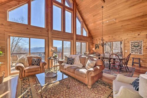 Waynesville Casa | Panoramic Mtn Views Luxe Smoky Mountain Cabin!