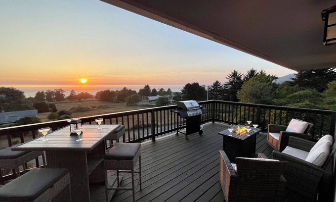 Smith River Casa | Panoramic Ocean View - Game Room - Fire Pit - Large Deck - Casino - Redwoods