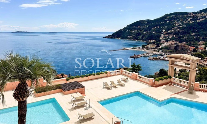 Theoule-sur-Mer Apartamento | Panoramic sea view, residence with swimming pool