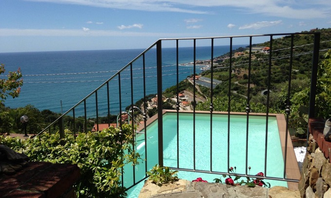 Poggi Apartamento | VISTA PANORÁMICA AL MAR - PISCINA - WIFI
