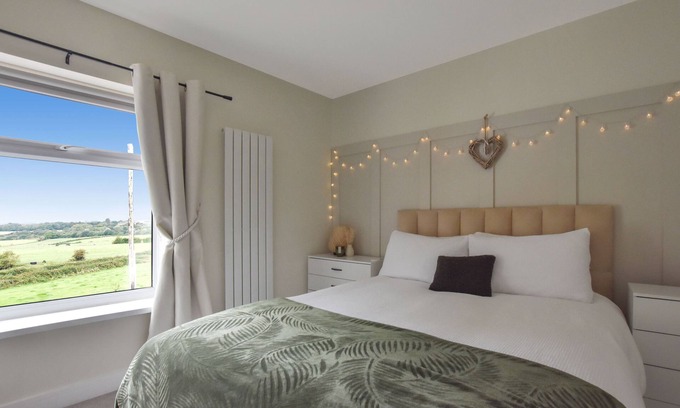 Heywood Casa | A spacious, comfortable home with stunning farmland views