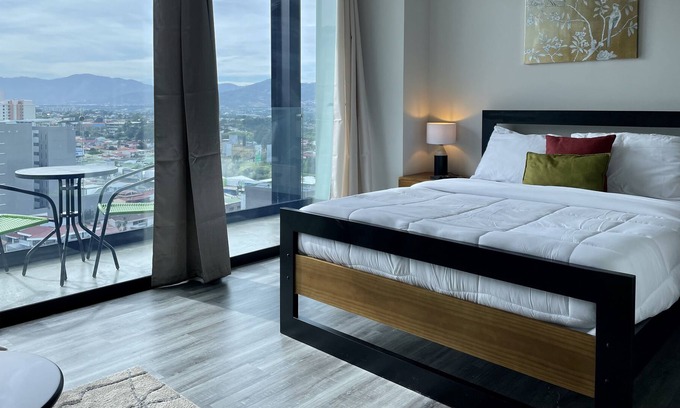 Rohrmoser Apartamento | Panoramic view near the airport San José