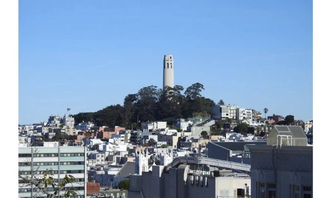 Nob Hill Casa | Panoramic view Nob Hill flat w deck